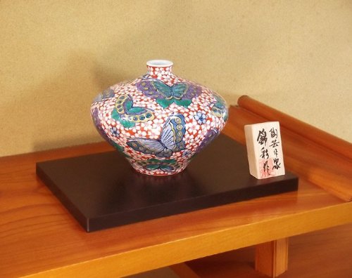 Amazon.co.jp: 有田焼・伊万里焼の陶器花瓶・桜蝶絵｜贈答品｜ギフト
